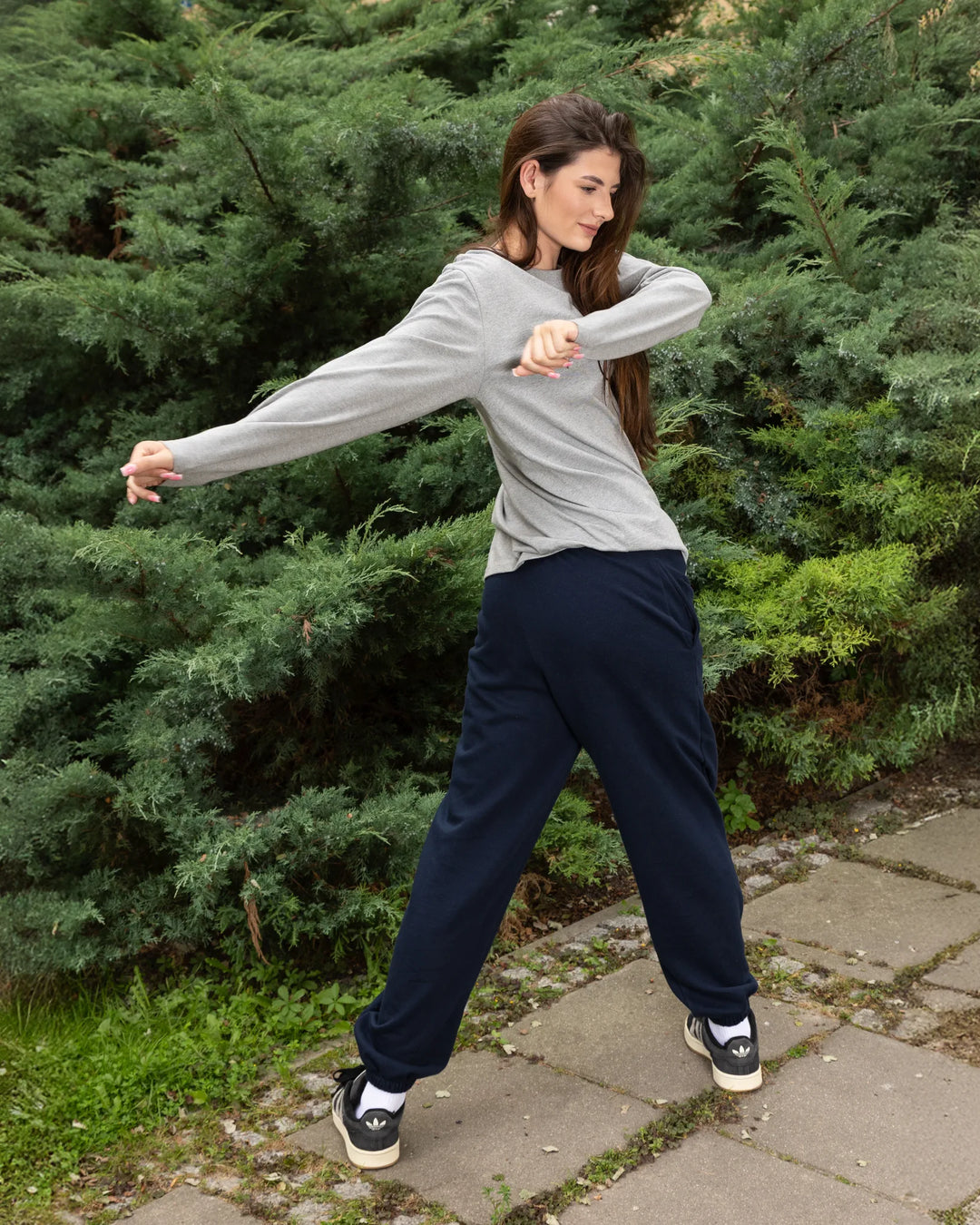 Spodnie dresowe ze ściągaczem u dołu