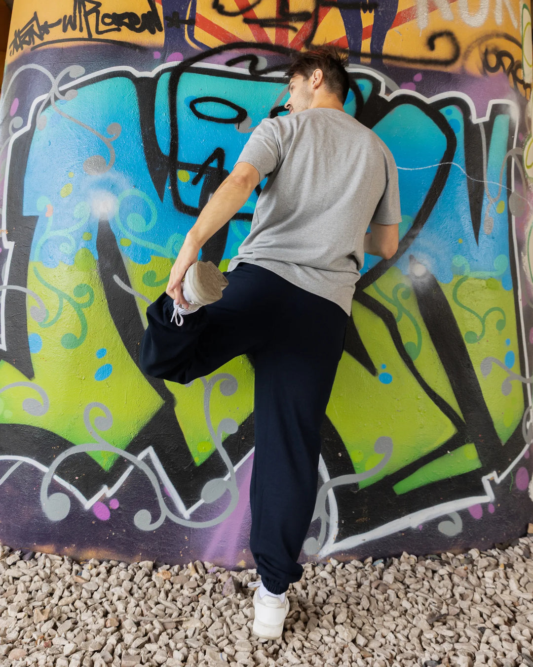 Spodnie dresowe ze ściągaczem u dołu